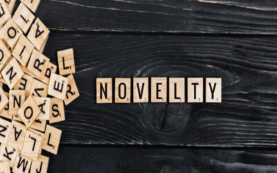 How is the novelty of a design determined?